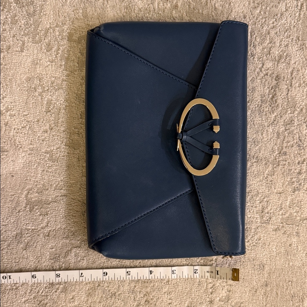 Valentino Garavani Navy Blue Clutch with Gold Chain - Picture 6 of 10